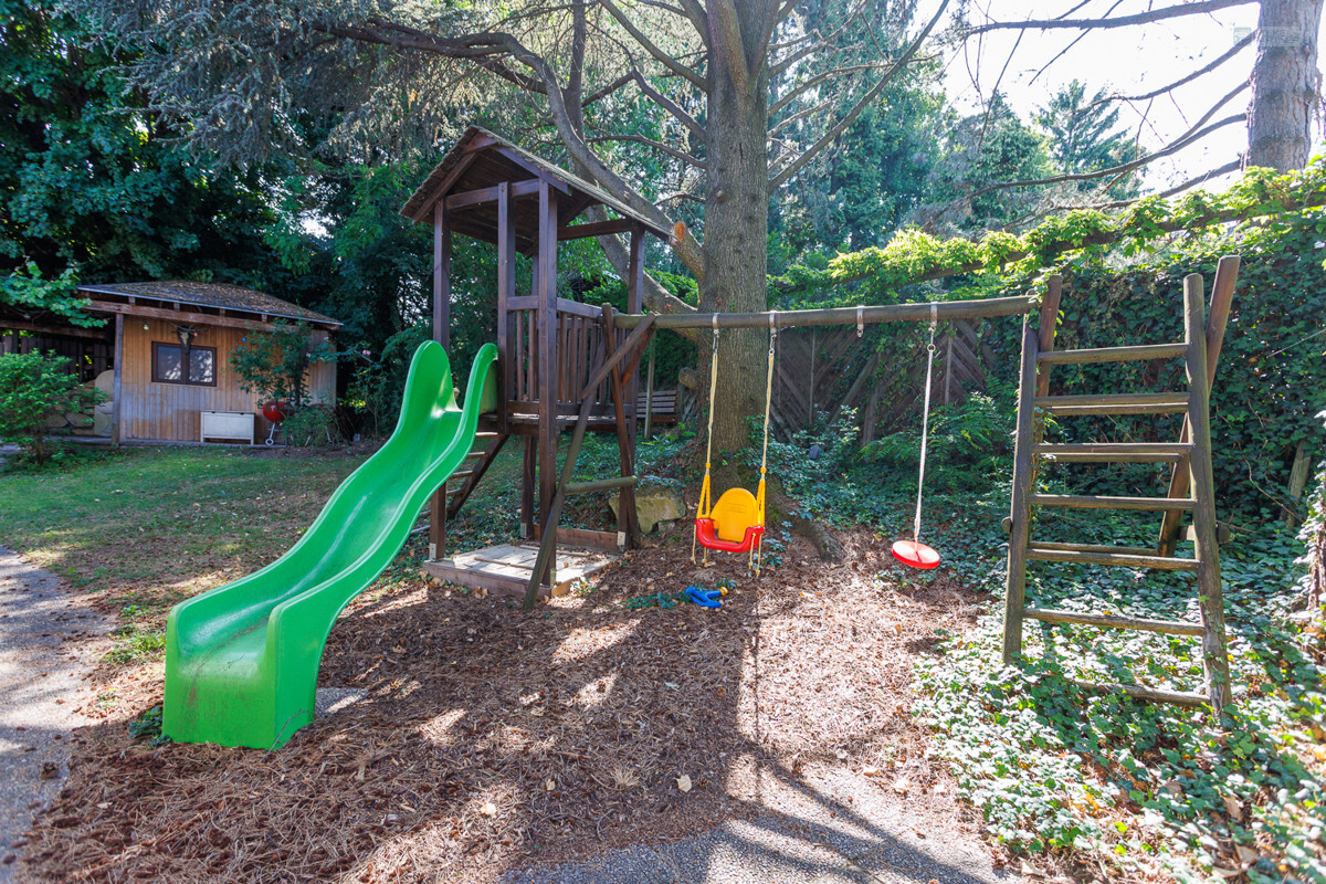 Kinderspielplatz im Garten