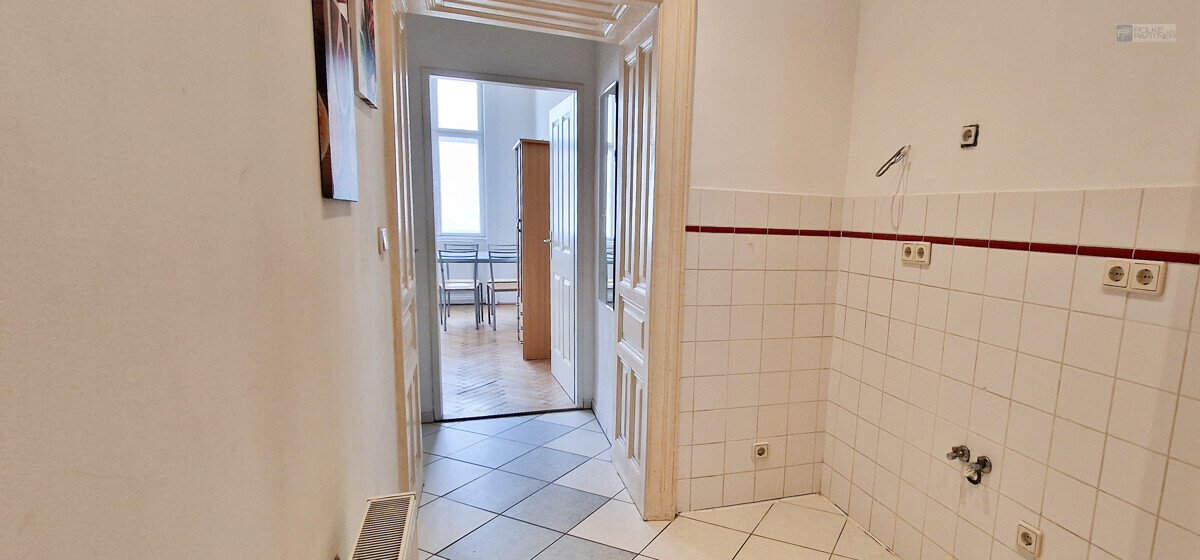 Vorraum mit Anschlüssen fürKJüchenzeile