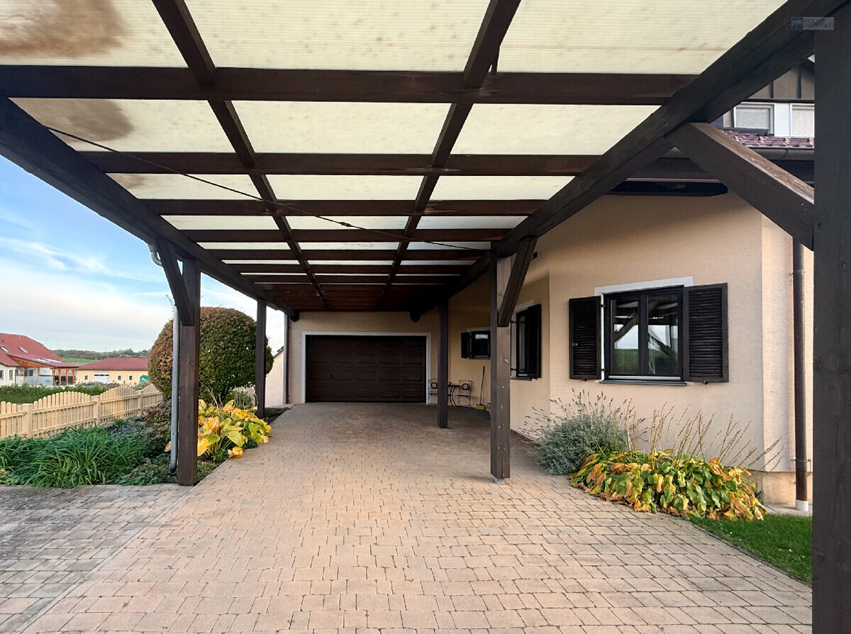 Carport & Garage