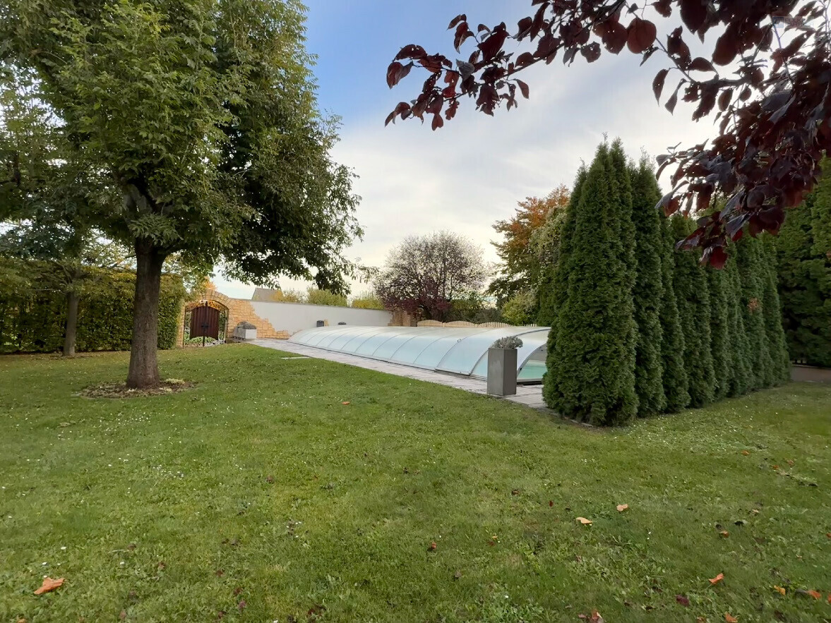 Blick zum Salzwasserpool