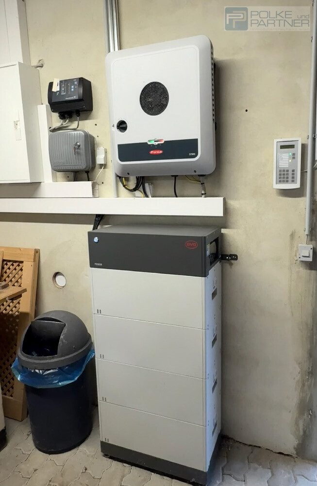 PV Anlage mit Speicher im Nebengebäude