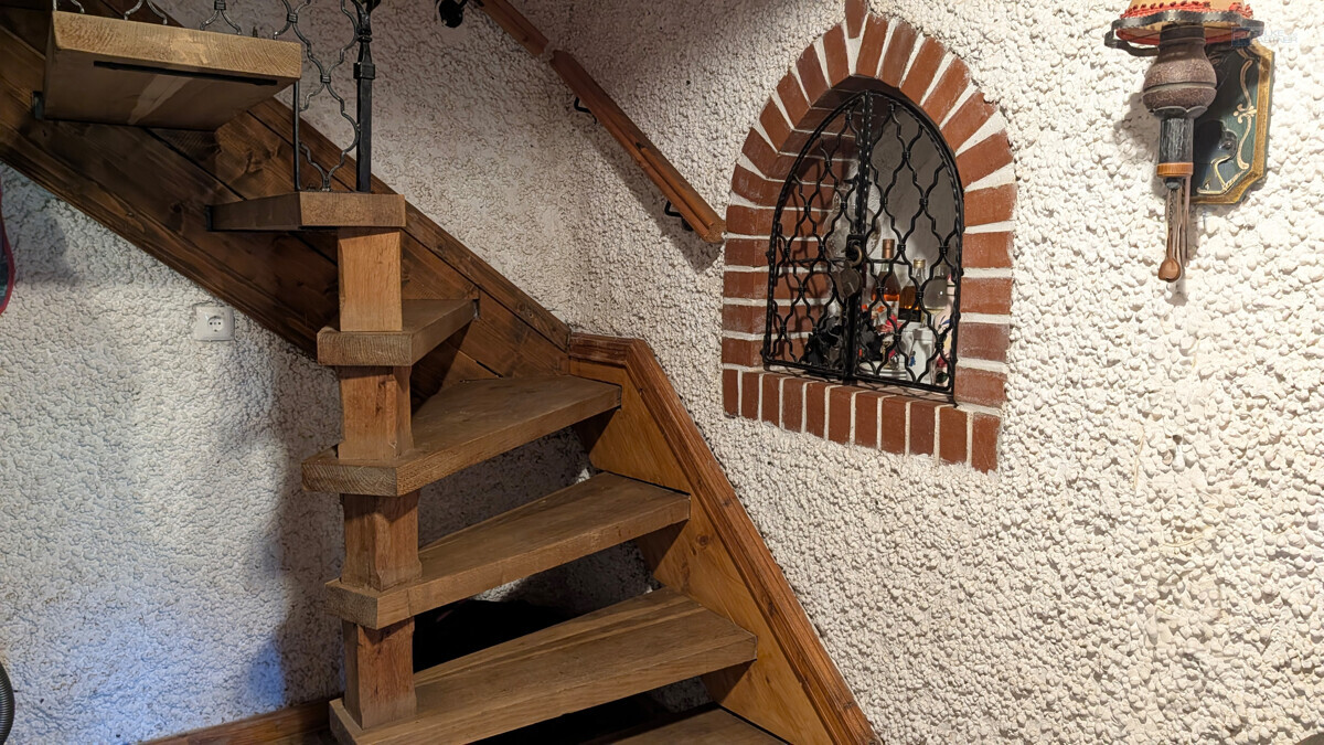 Stiegenaufgang ins Obergeschoss