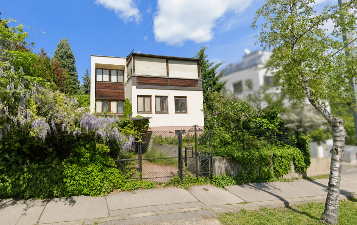 EIN ZUHAUSE MIT ZUKUNFT