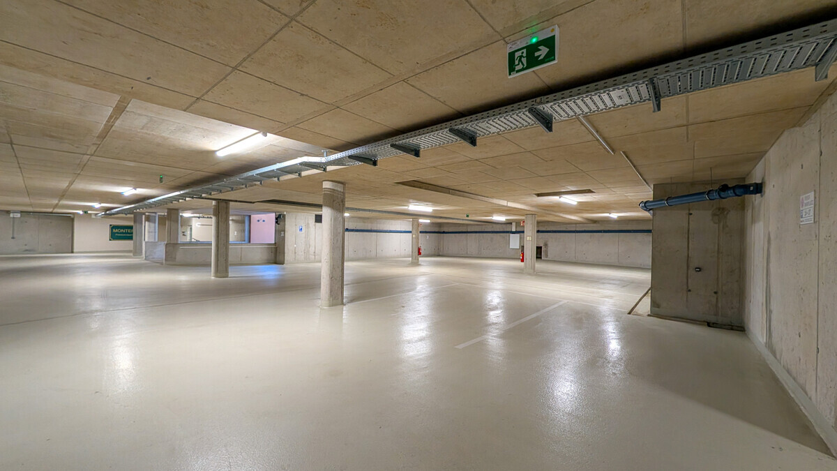 Geräumige Garage mit 2 Stellplätzen