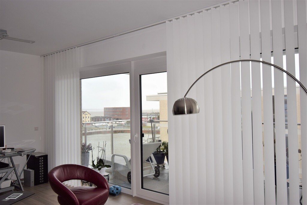 Wohnzimmer mit Blick auf das Wasser