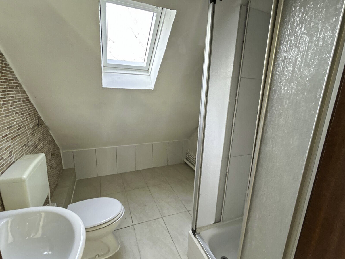 Kleines Badezimmer im Dachgeschss