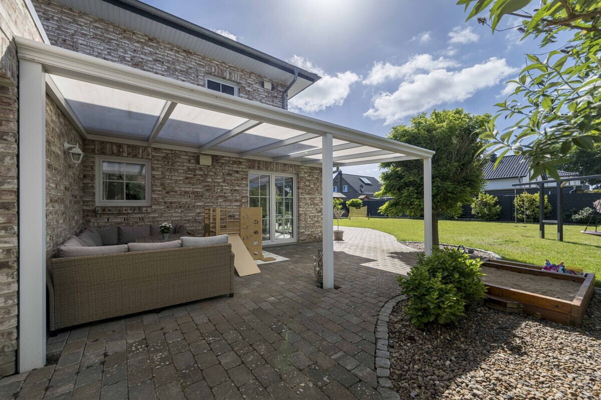 überdachte Terrasse