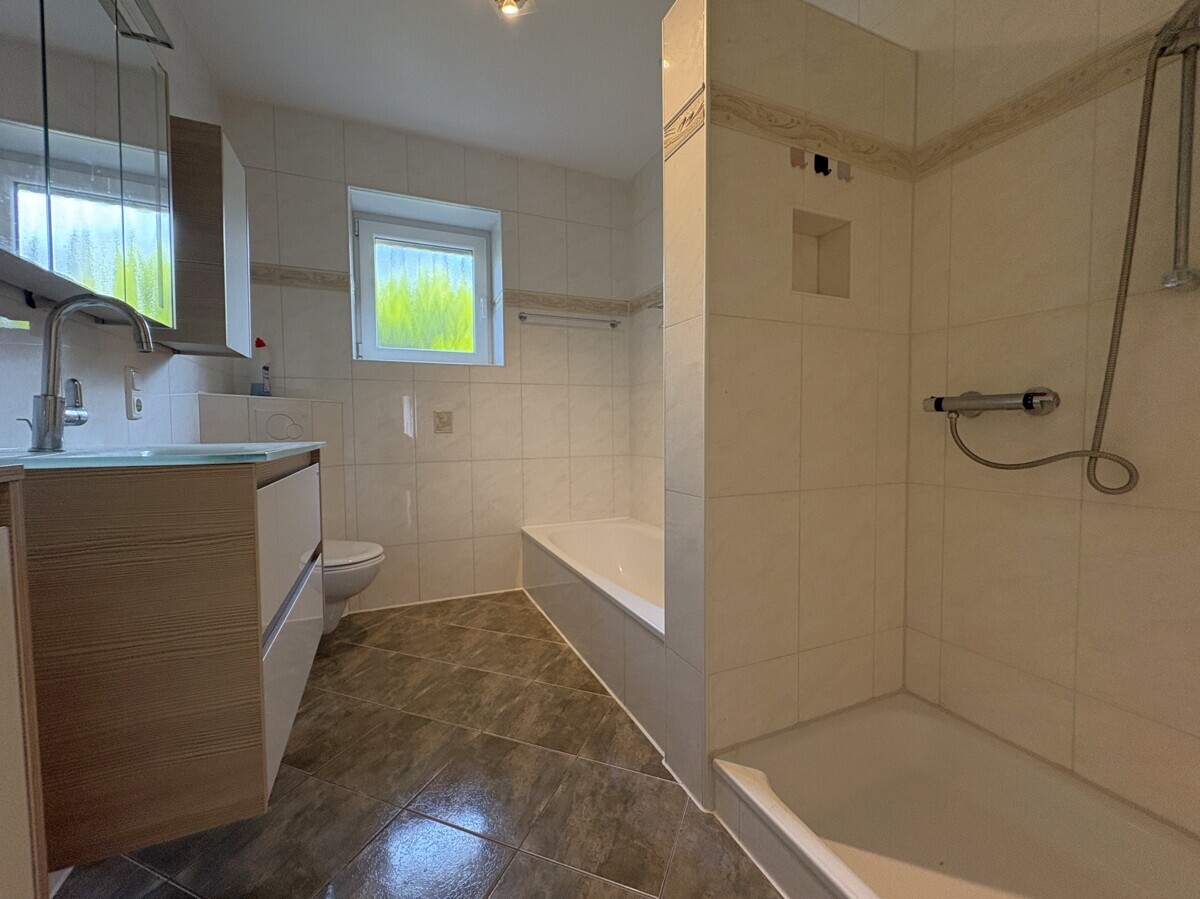 Badezimmer EG