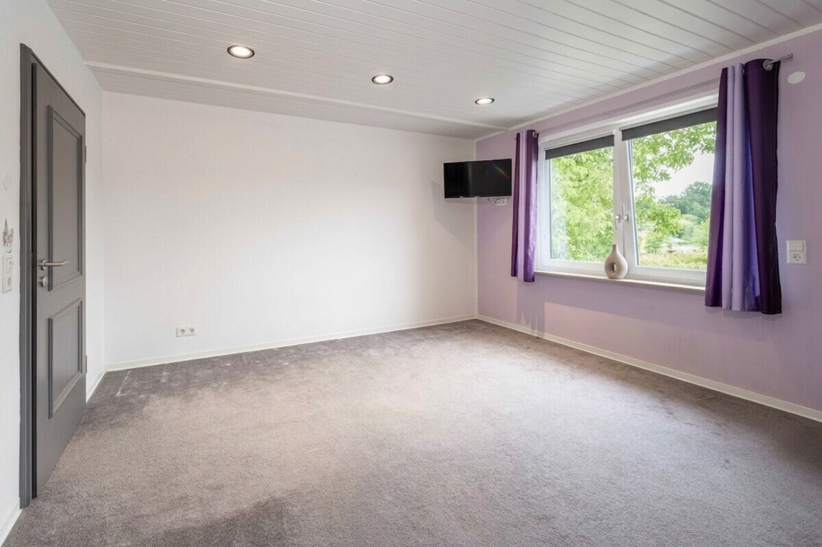 Schlafzimmer III