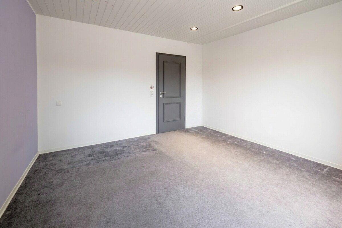 Schlafzimmer III