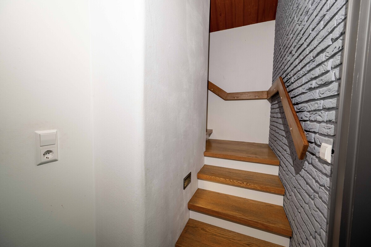 Treppen ins DG