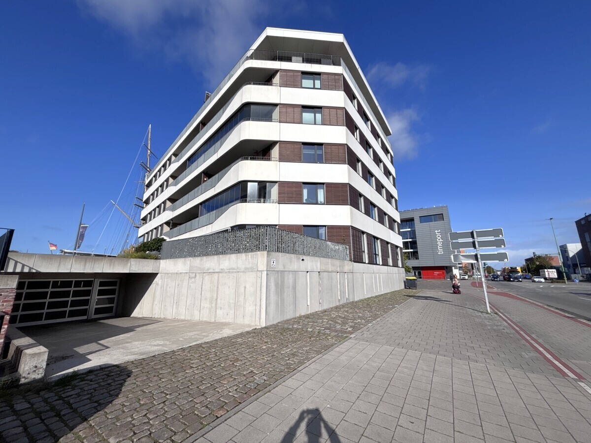 Außen_Einfahrt TG