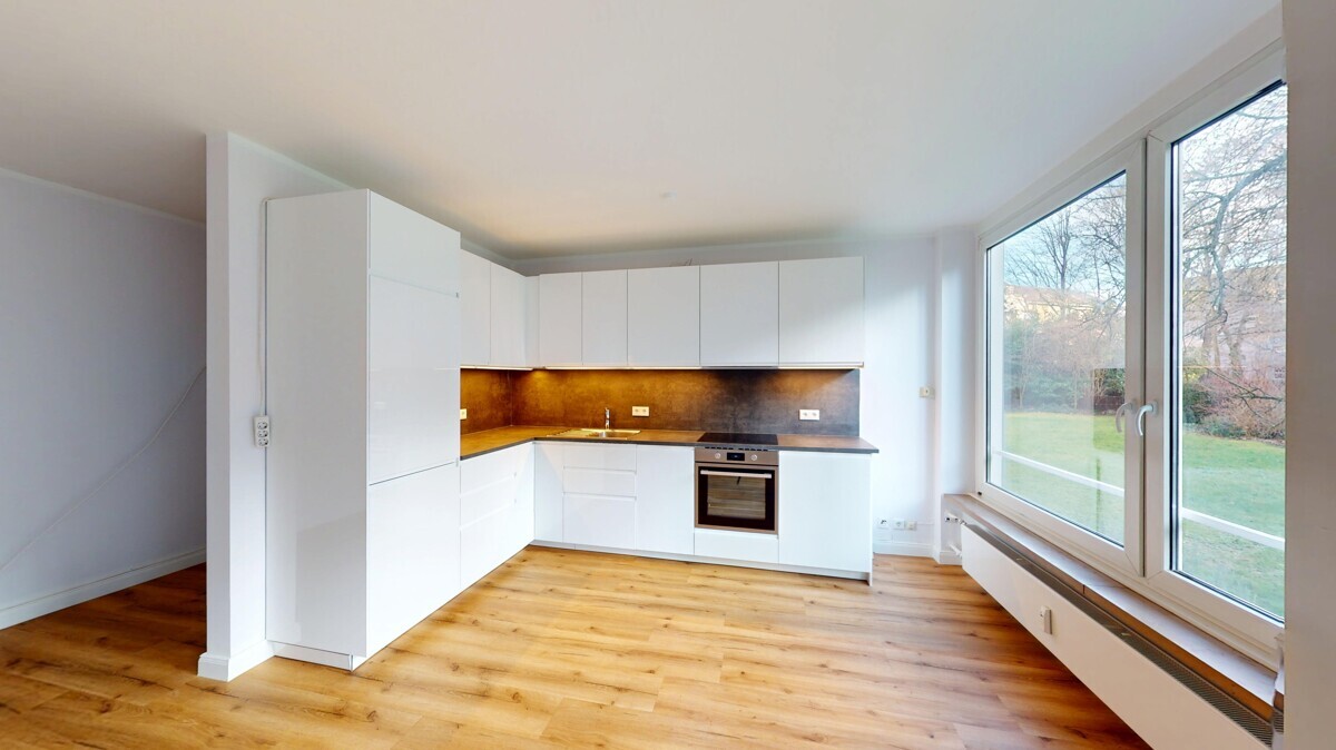 Oberkassel: Charmante Wohnung modernisiert mit Einbauküche Balkon & Garage! - Photo 1
