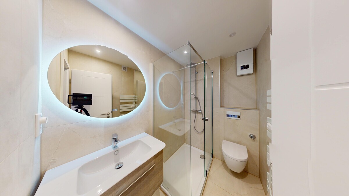 Oberkassel: Charmante Wohnung modernisiert mit Einbauküche Balkon & Garage! - Photo 3