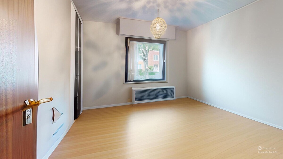 Unterrath: Gut geschnittene Wohnung mit schöner Süd-Terrasse, Einbauküche und Tiefgaragenstellplatz! - Foto 3