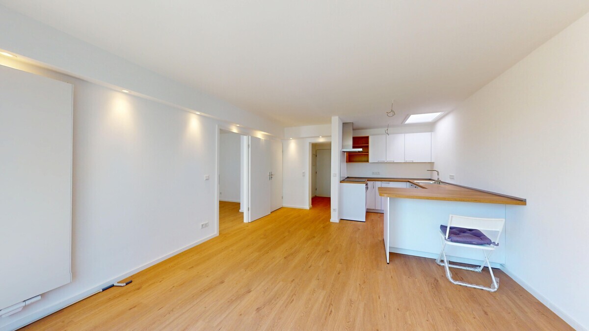 Erstbezug nach Kernsanierung: Charmante Wohnung mit ansprechender Einbauküche und Grünblick! - Foto 1