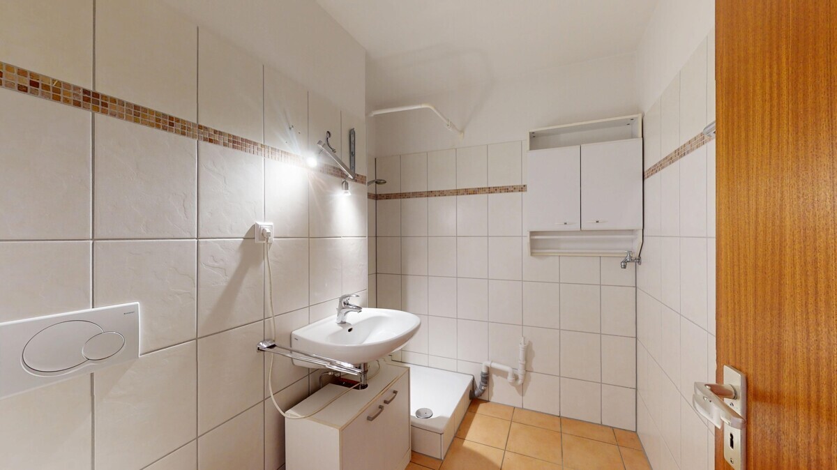 Unterrath: Gut geschnittene Wohnung mit Süd-Terrasse und Tiefgaragenstellplatz! - Foto 4