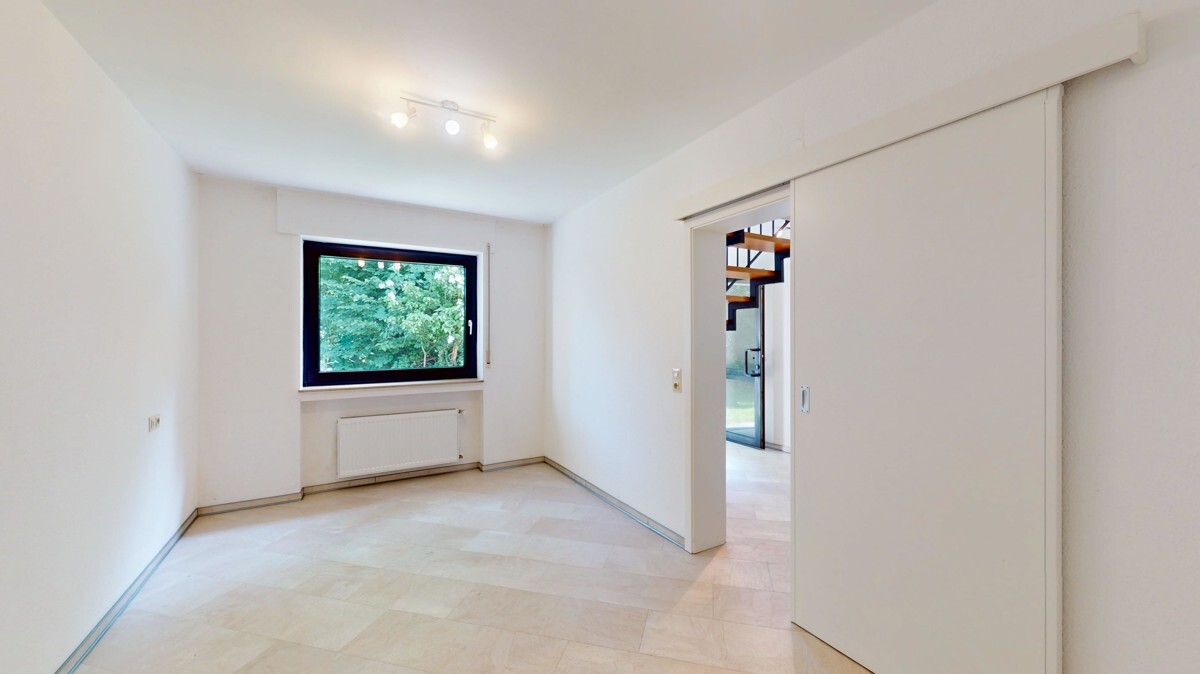 Idyllisch gelegene Gartenwohnung mit Terrasse und separatem Eingang! - Photo 2