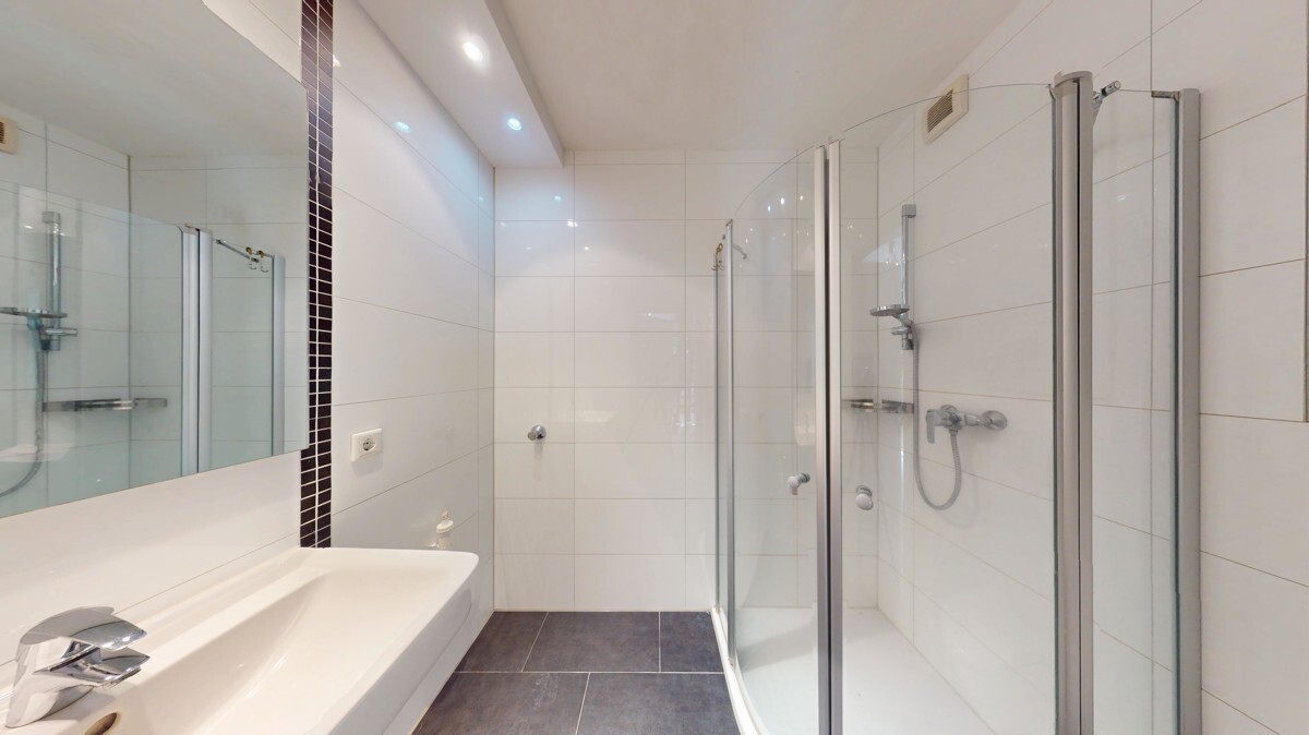 Idyllisch gelegene Gartenwohnung mit Terrasse und separatem Eingang! - Photo 4