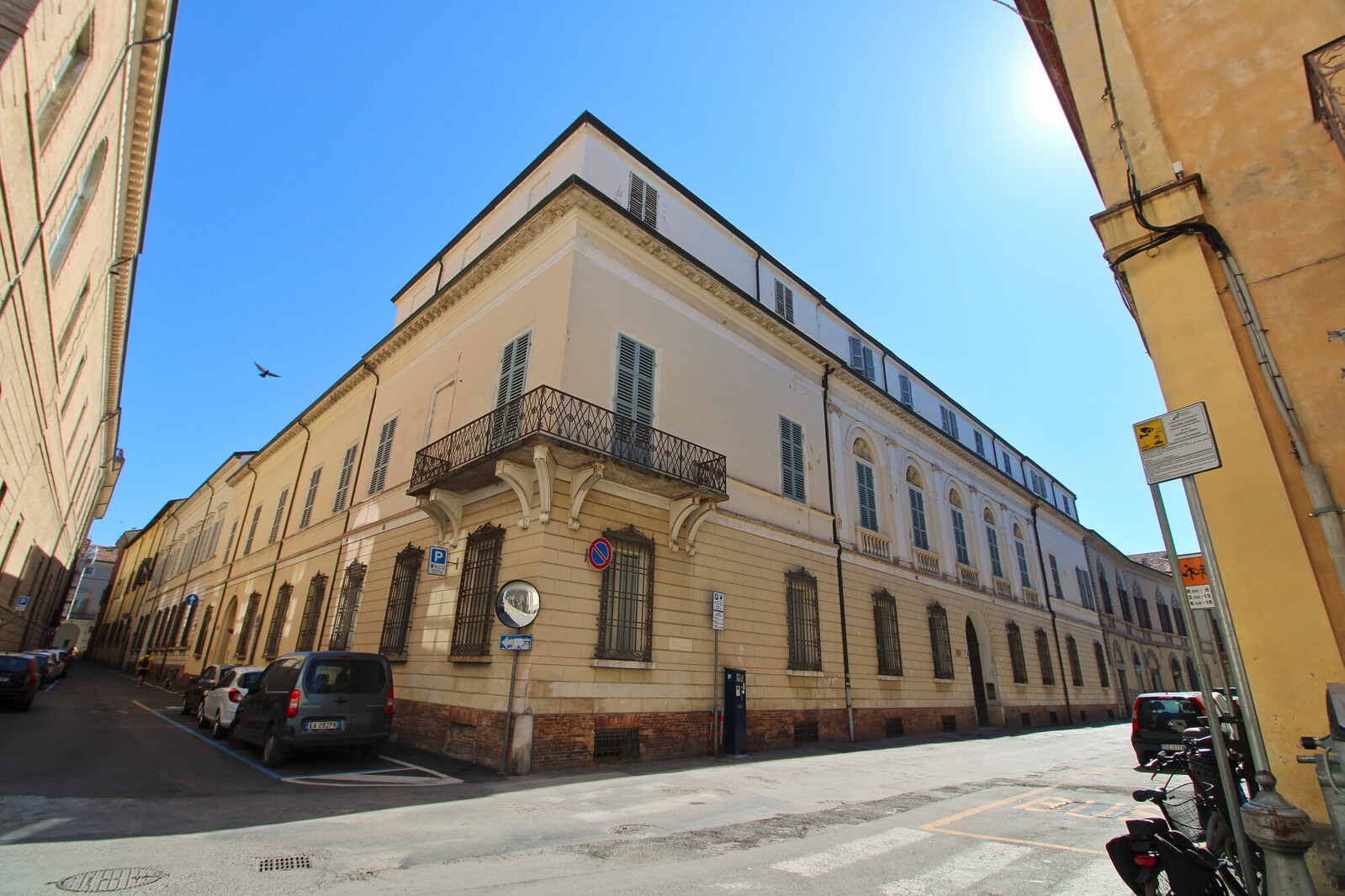Esterno