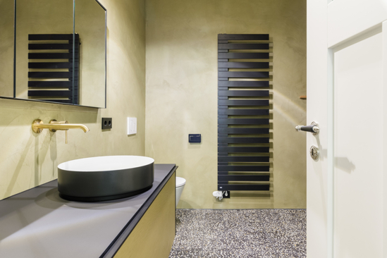 1_Blick ins Badezimmer