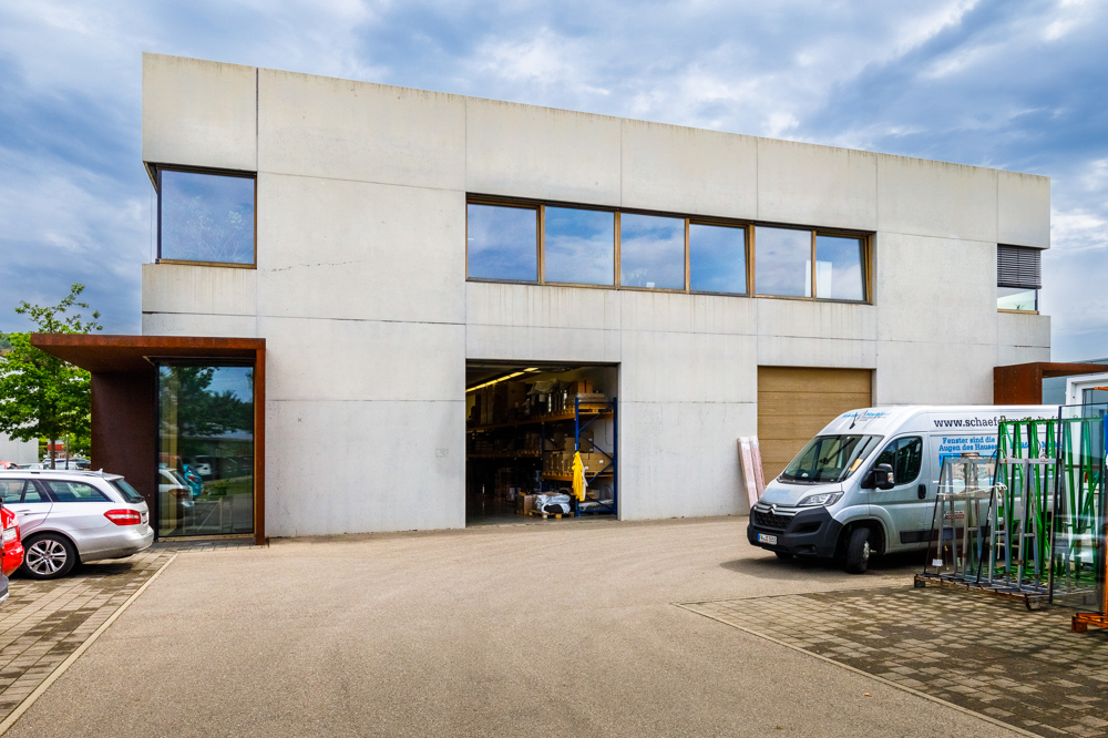 Ansprechende Gewerbehalle / Bürofläche in Markdorf