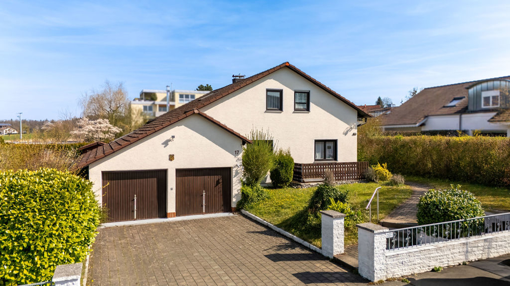 Einfamilienhaus in ruhiger Wohnlage von Baindt mit schönem Gartengrundstück und Doppelgarage