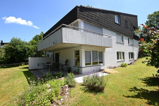 seitliche Hausansicht