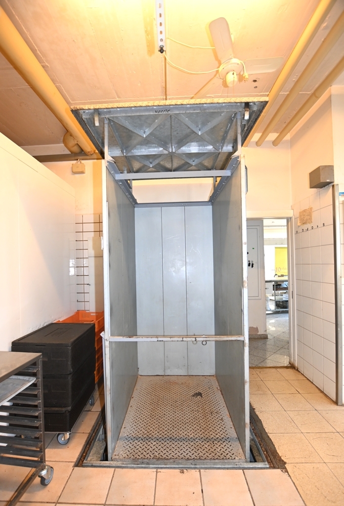 Aufzug oben