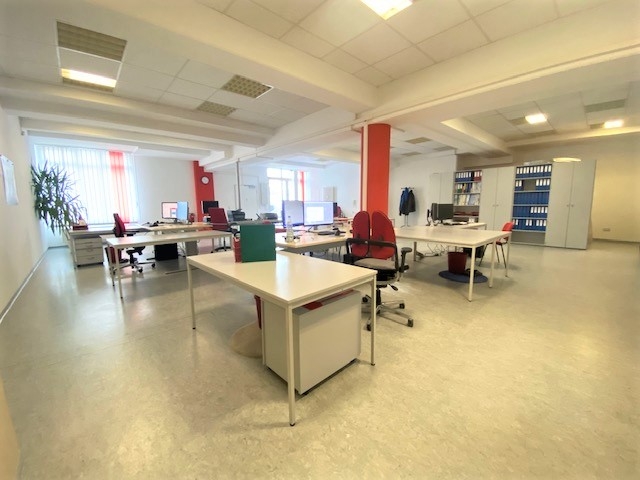 Blick durchs Büro