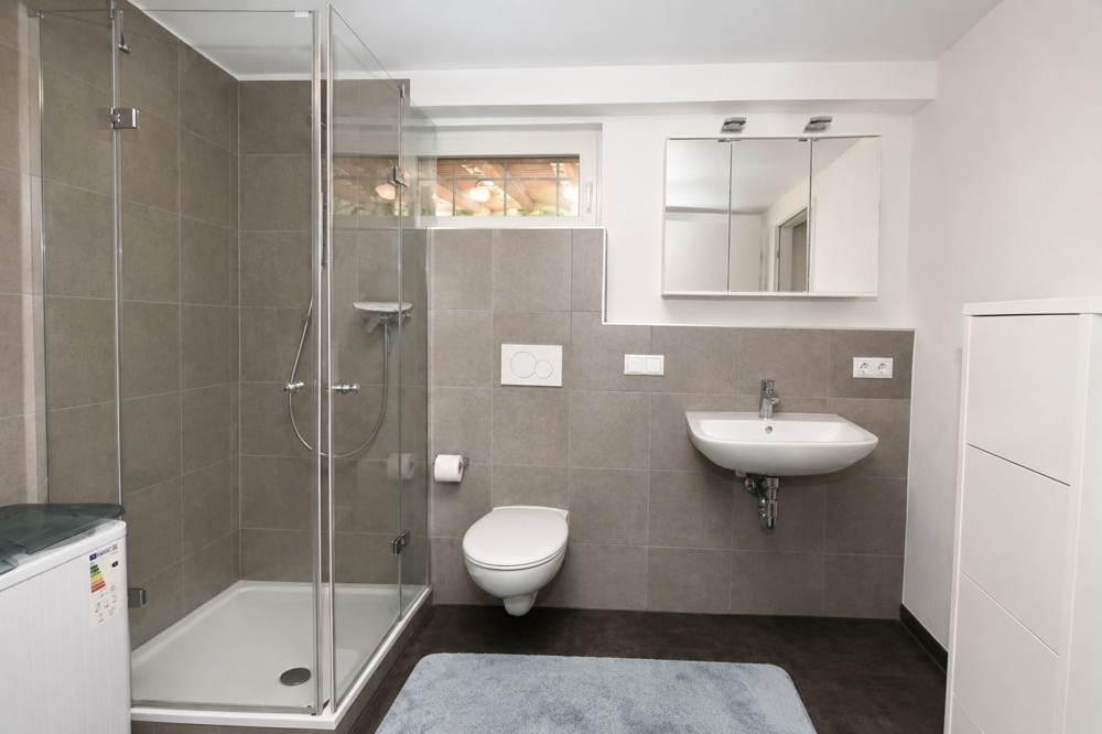 UG Badezimmer  (KI optimiert)