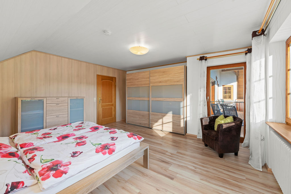 Wohnung DG Schlafzimmer
