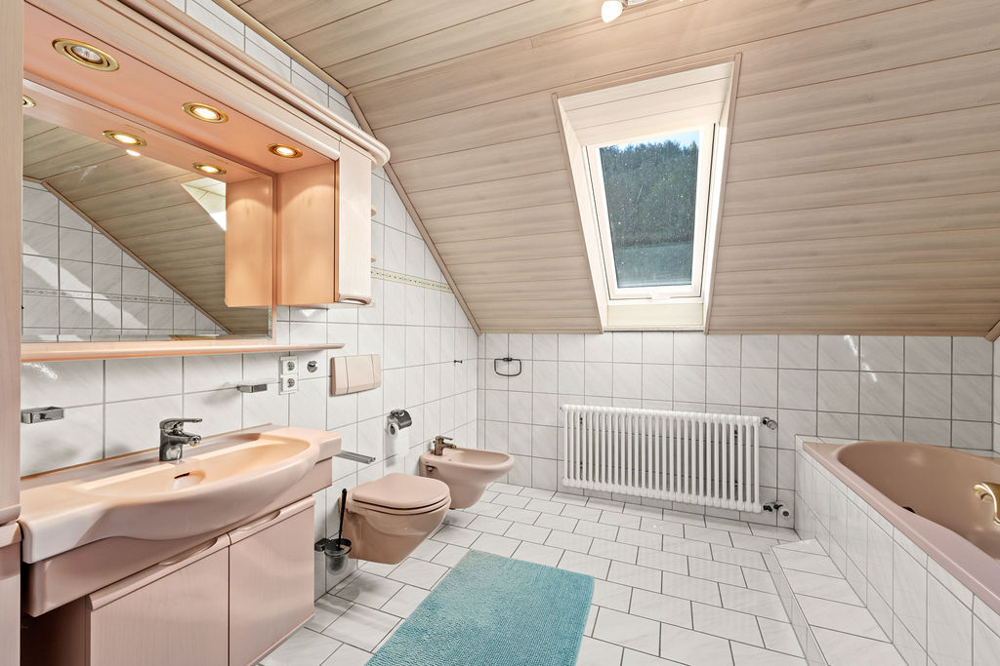 Wohnung DG Badezimmer