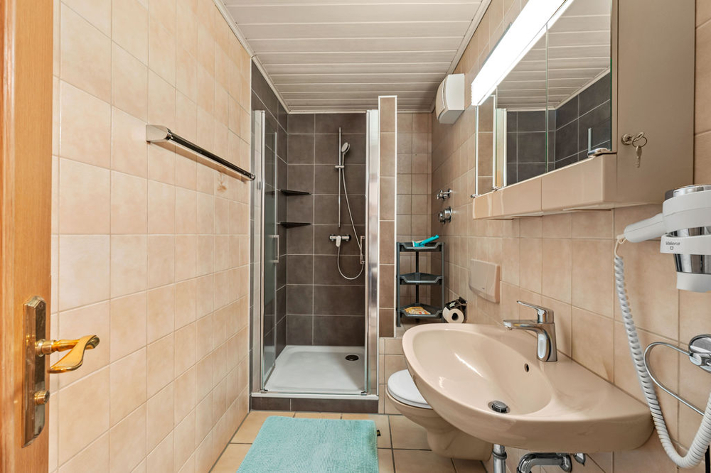 Wohnung DG Duschbad