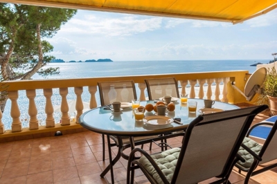 First line apartment for sale in Cala Fornells Mallorca