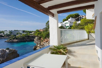 Luxuswohnung in Cala Fornells in erste Meereslinie zu verkaufen (1)
