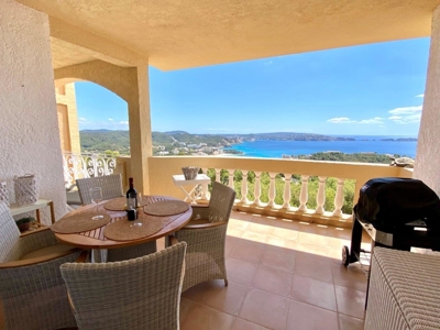 Wohnung mit großer Terrasse und Meerblick in Paguera zu verkaufen (1)