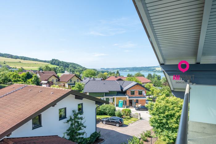 Mattsee: Exklusiver Erstbezug mit Panorama-Seeblick und privatem Garten - Bild