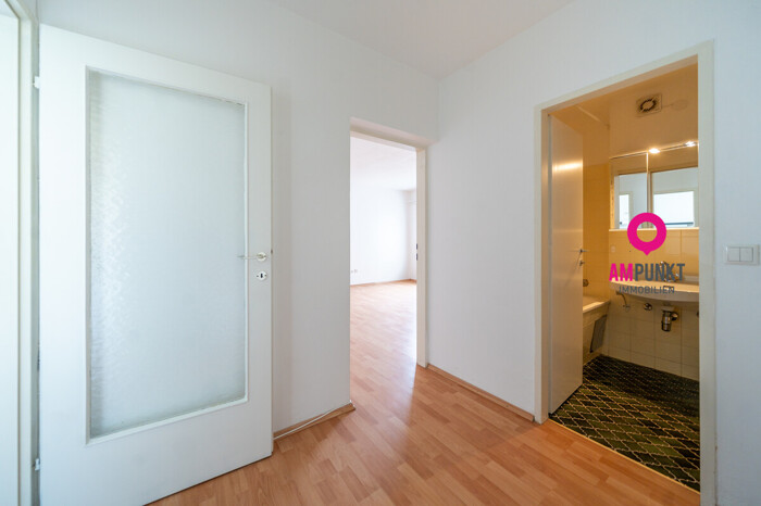 Daheim in Parsch: klein, fein – Garconniere mit Balkon, echt Salzburg. ANFRAGEN NUR PER MAIL! - Bild