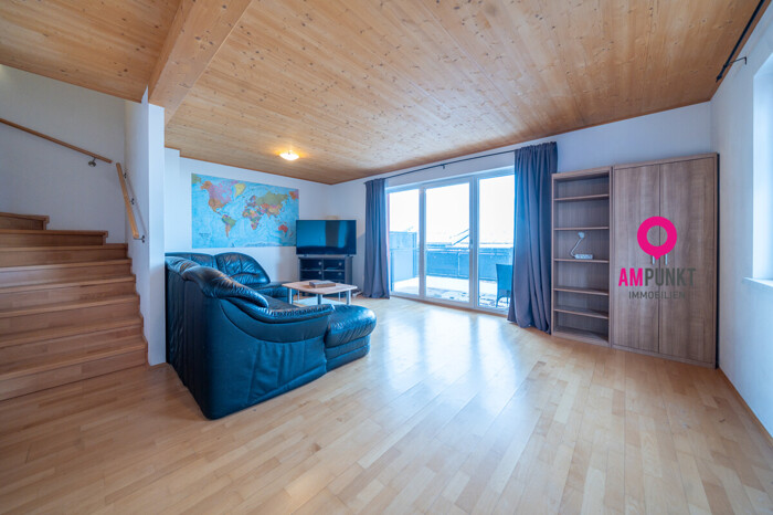 Mehr Platz als gedacht: Familien-Doppelhaushälfte mit Terrasse, Balkon & Garten in Neumarkt - Bild