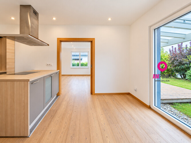 Alles auf einer Ebene in Köstendorf – Bungalow mit Garten, Terrasse & Doppelgarage - Bild