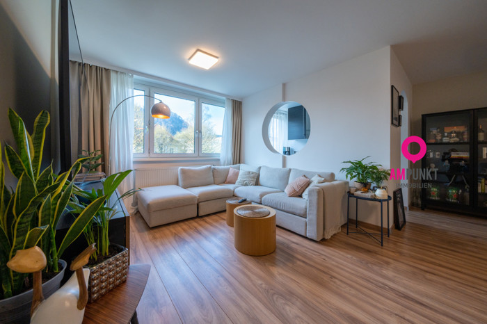 Stilvolles Wohnen mit Platz und Komfort: Sonnige 3-Zimmer-Wohnung mit Einzelgarage & moderner Ausstattung - Bild
