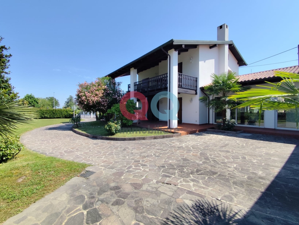 ESTERNO