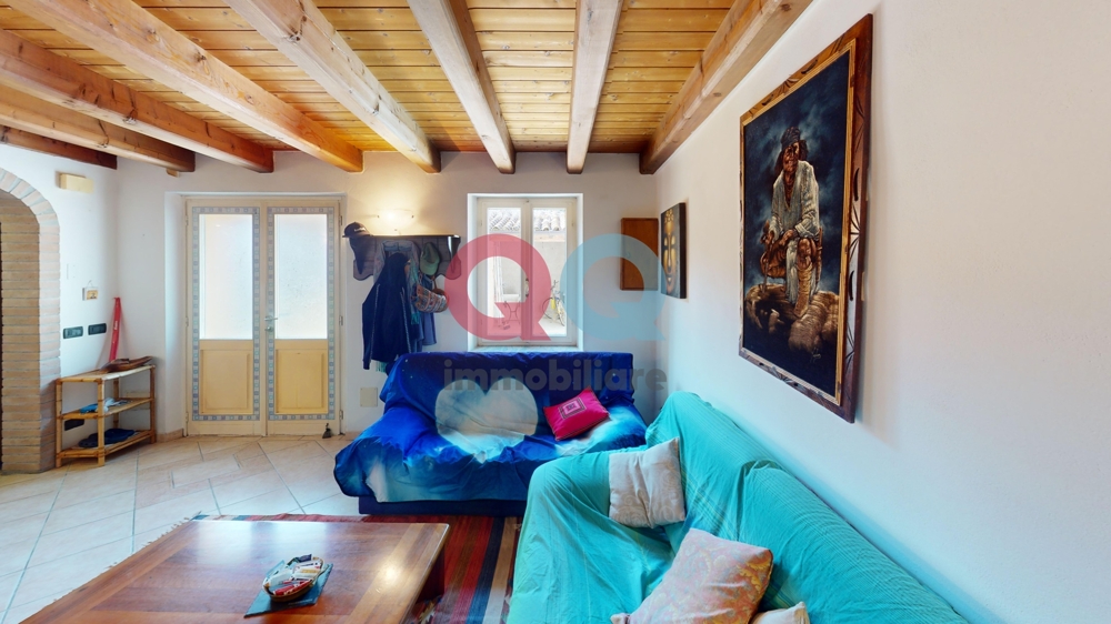 Via-Umberto-I-Living-Room 1