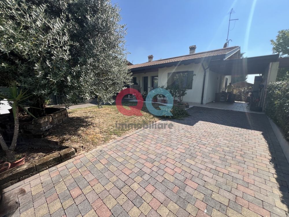 Esterno casa 2