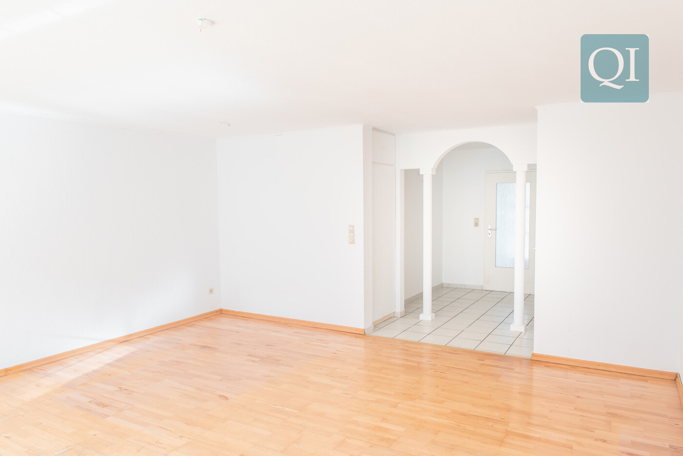 QI-6882 Wohnzimmer 1-1
