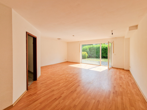 Großes Zimmer mit Südfenster