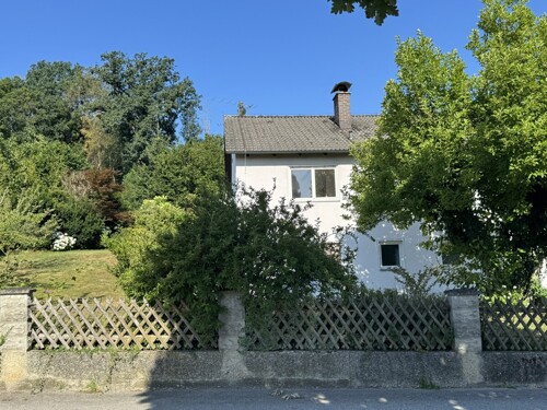 Ansicht von außerhalb des Grundstücks