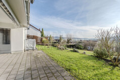 Terrasse mit Garten