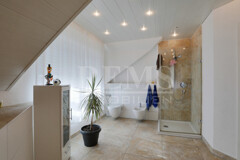 Badezimmer DG